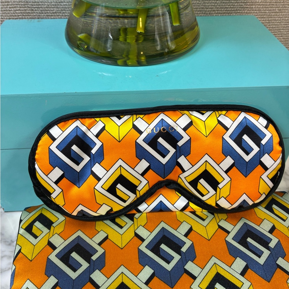 NWT Authentic Gucci Silk Geometric G Sleep Eye Mask w/ Pouch & Box - Picture 2 of 7